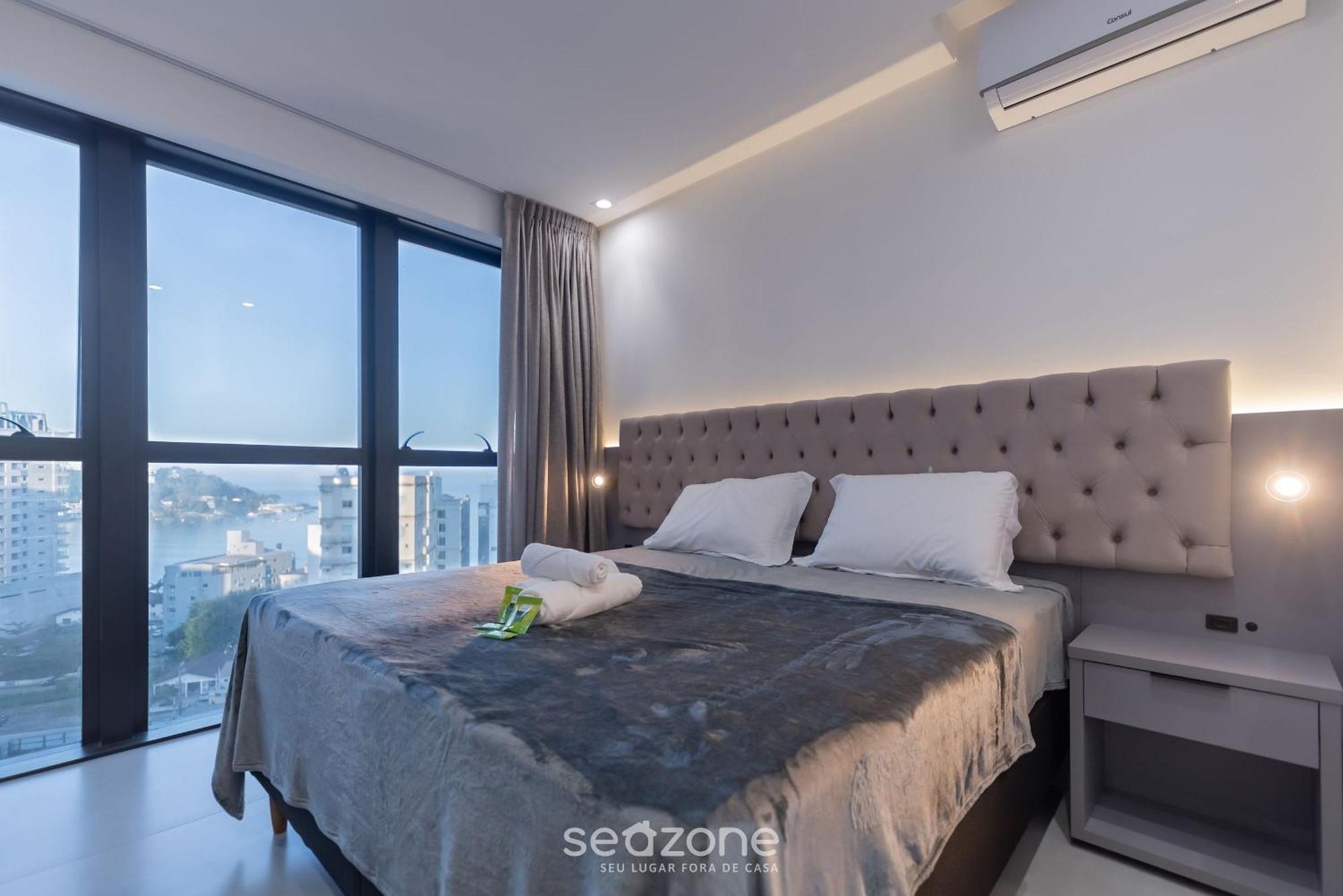 Mhfa - Em Predio Luxuoso Com Vista Mar