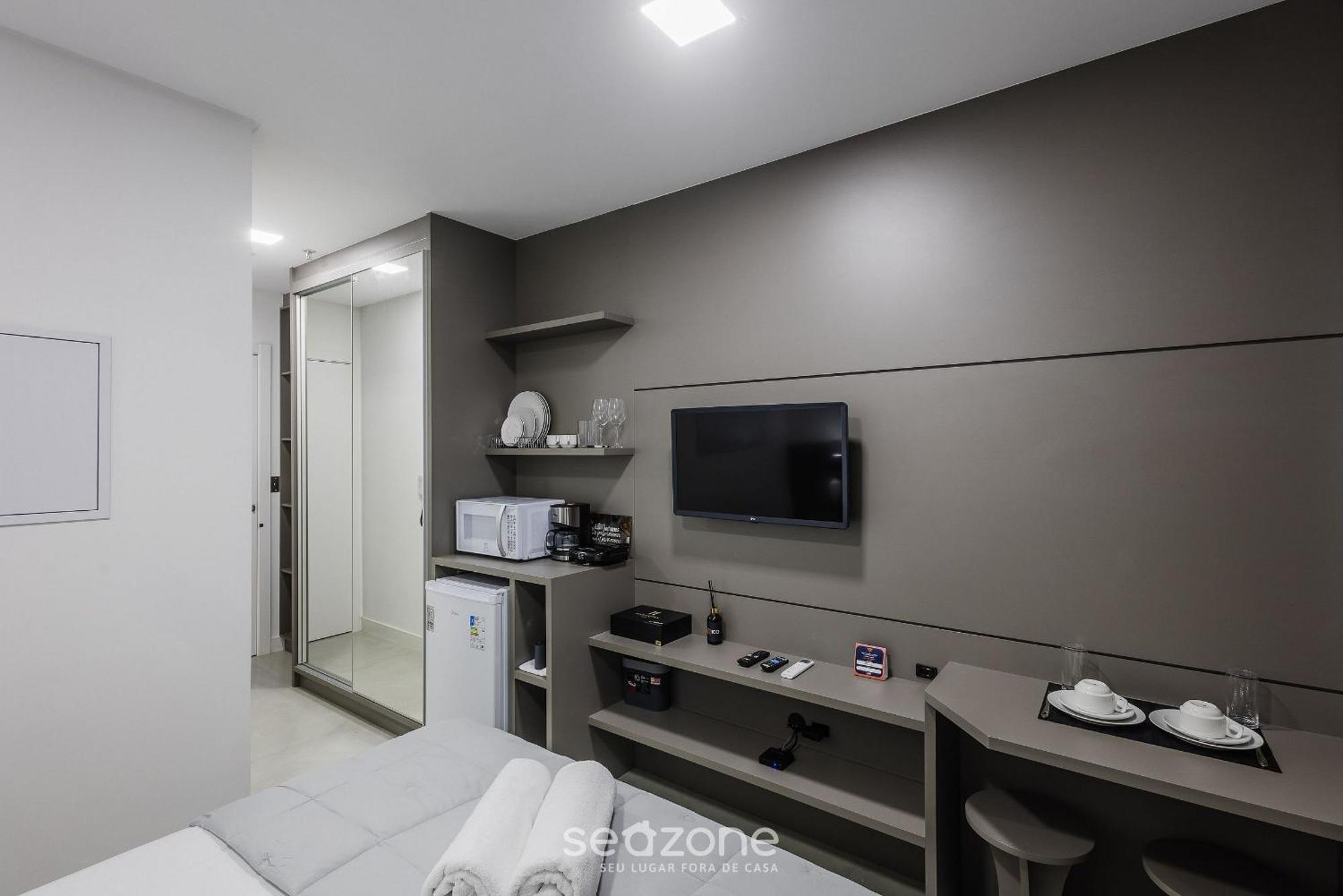 Mhfa - Em Predio Luxuoso Com Vista Mar * Itapema