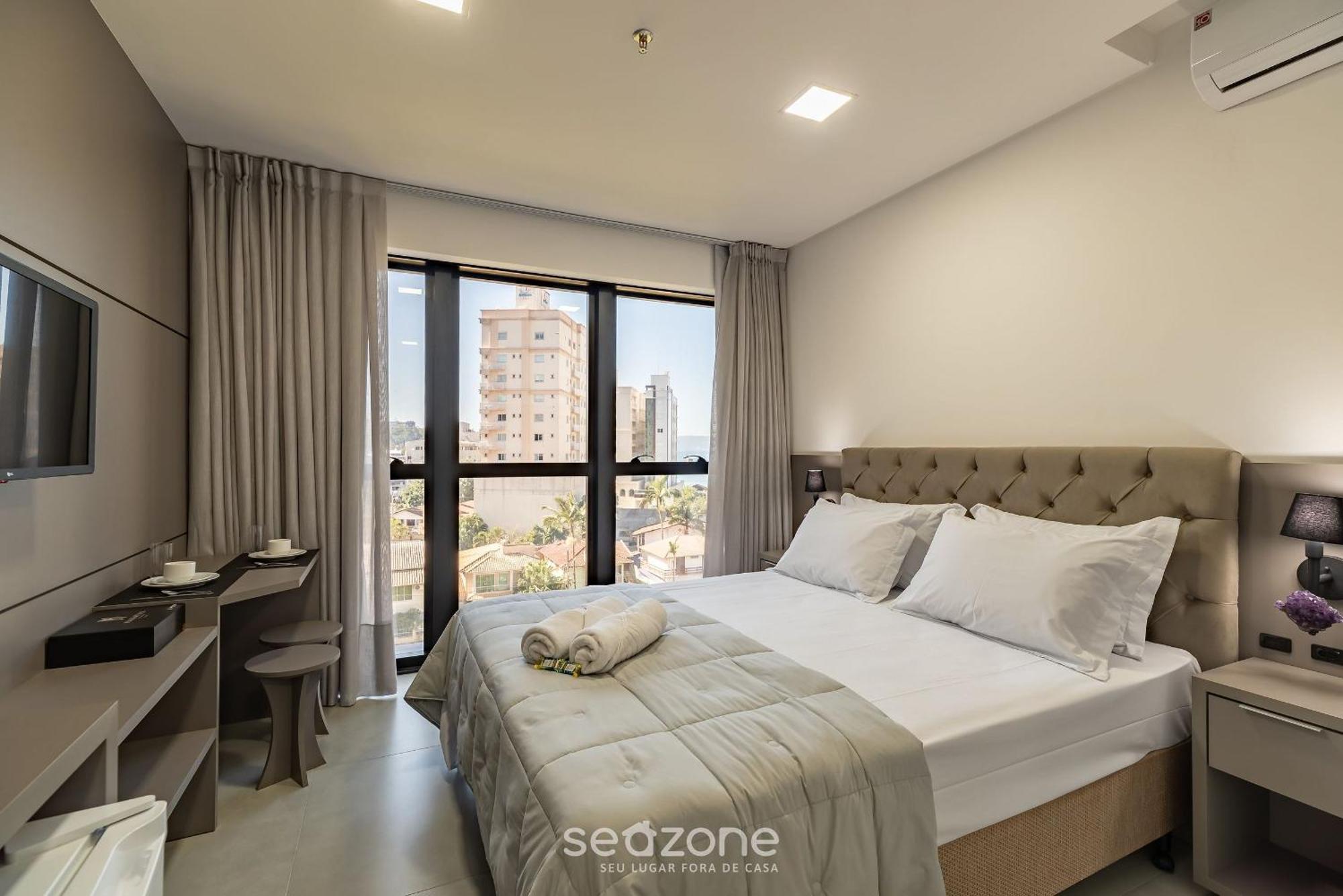 Mhfa - Em Predio Luxuoso Com Vista Mar